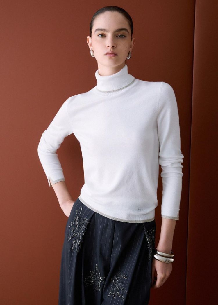 MAGLIA CHIUSA BASIC FIT BIANCO LANA