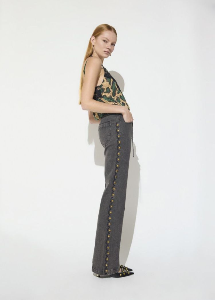 JEANS RECTO LARGO DETALLE NEGRO