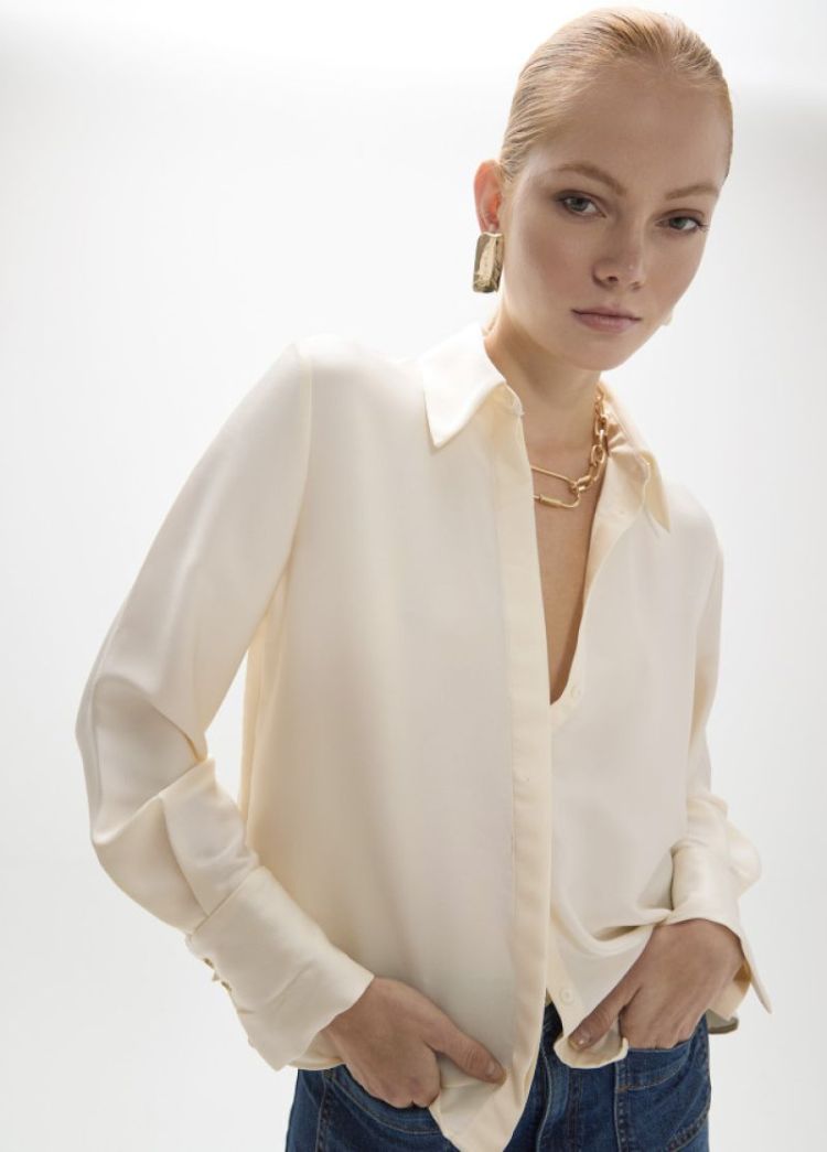 CAMISA REGULAR CUELLO PLISADA CRUDO