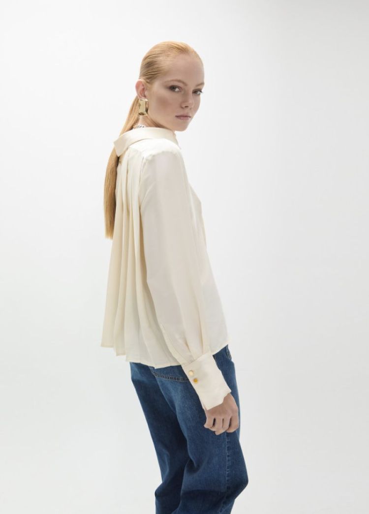 CAMISA REGULAR CUELLO PLISADA CRUDO