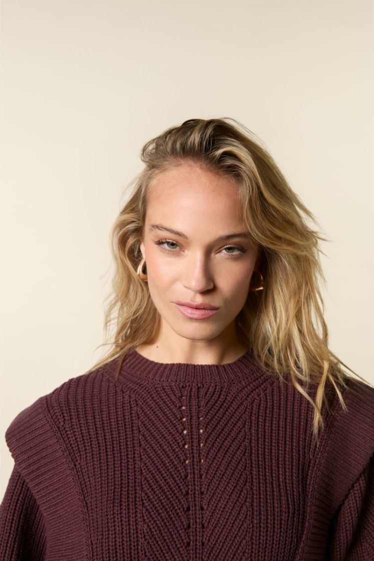 KNITTED SWEATER SHOULDER DET BROWN PLUM
