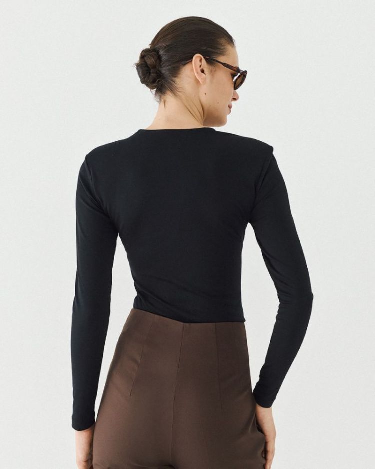 TOP PADDED SHOULDERS BLACK 