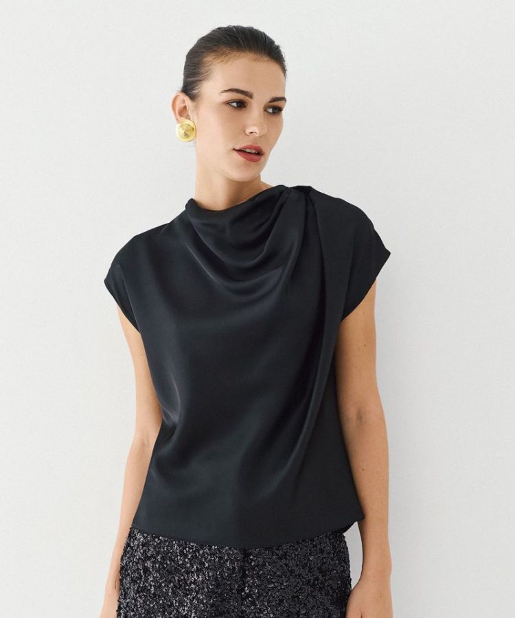 TOP DRAPED NECKLINE BLACK  