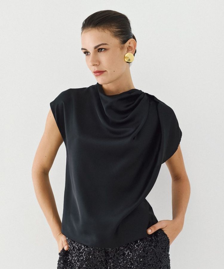 TOP DRAPED NECKLINE BLACK  