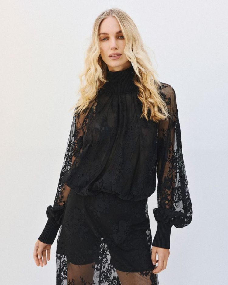 LACE TOP BLACK 