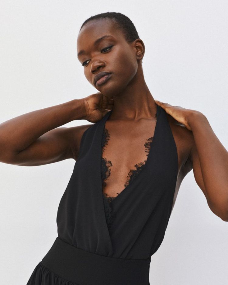 BODY LACE V BLACK 
