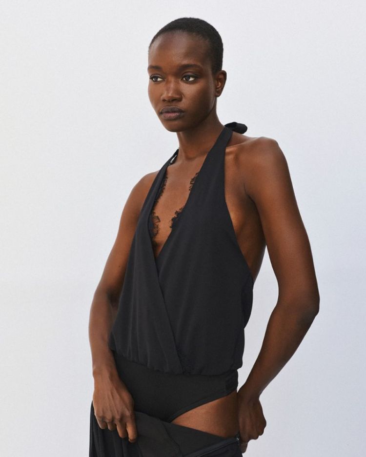 BODY LACE V BLACK 